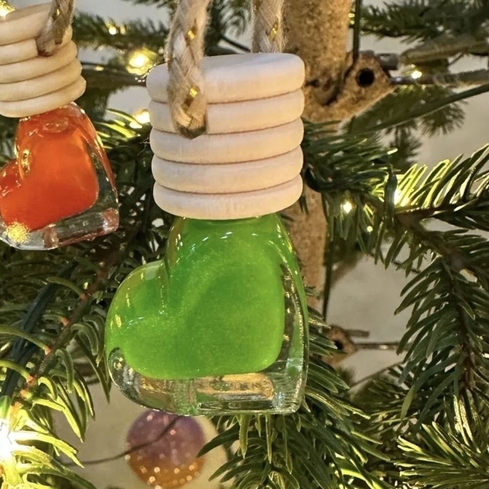 Heart Car Diffuser in Green (Volcano Scent), NWT